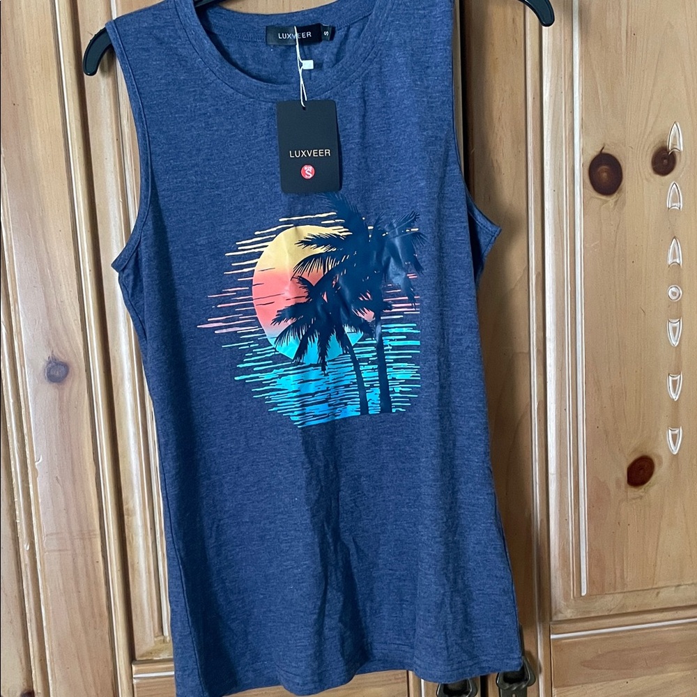 Luxe Women's Navy Muscle Tee with Sunset Palm Design